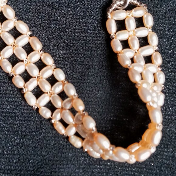 Beautiful, Exquisite & Delicate Handmade Choker w/Refined Style & Craftsmanship - Picture 9 of 9